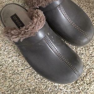 Crocs- Womens lined clog- easy and cozy slip on
